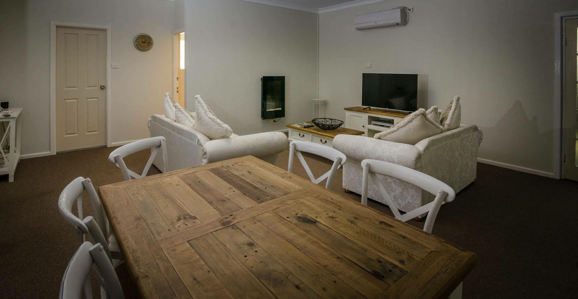 Bundanoon Country Inn Motel מראה חיצוני תמונה